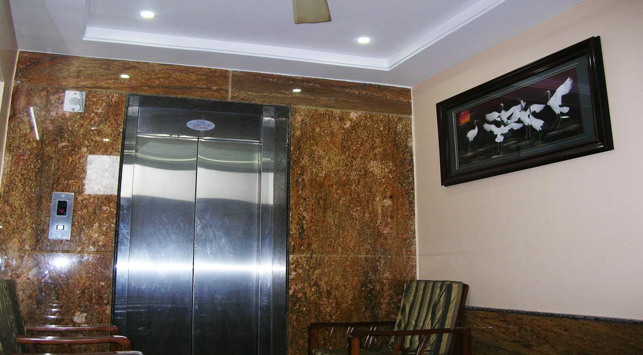 Athidhi Residency Hotel Tirupati Exterior foto