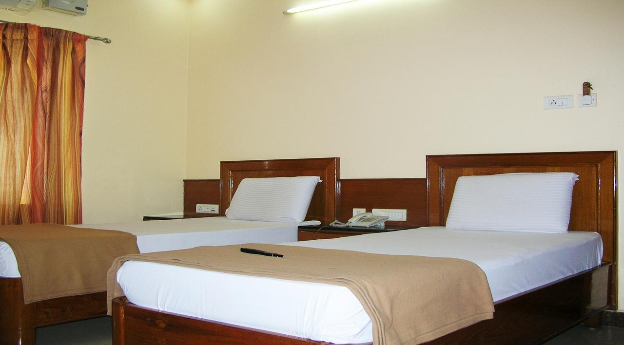 Athidhi Residency Hotel Tirupati Exterior foto