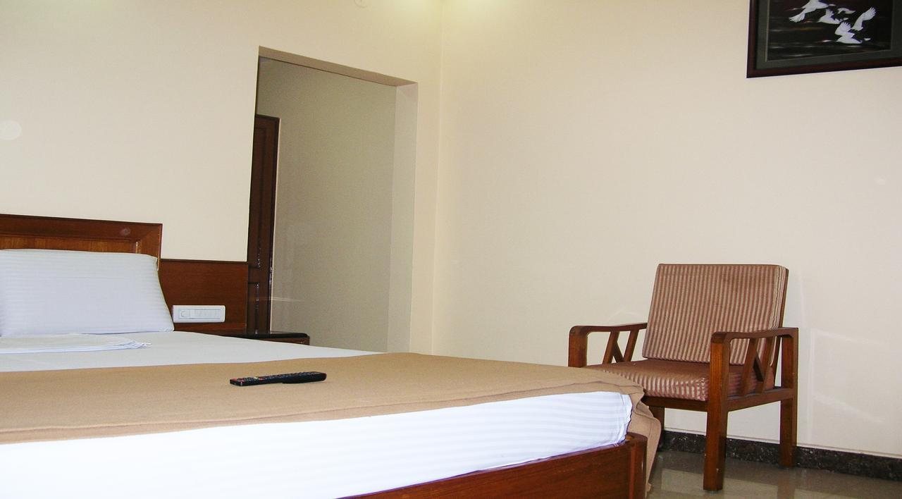 Athidhi Residency Hotel Tirupati Exterior foto