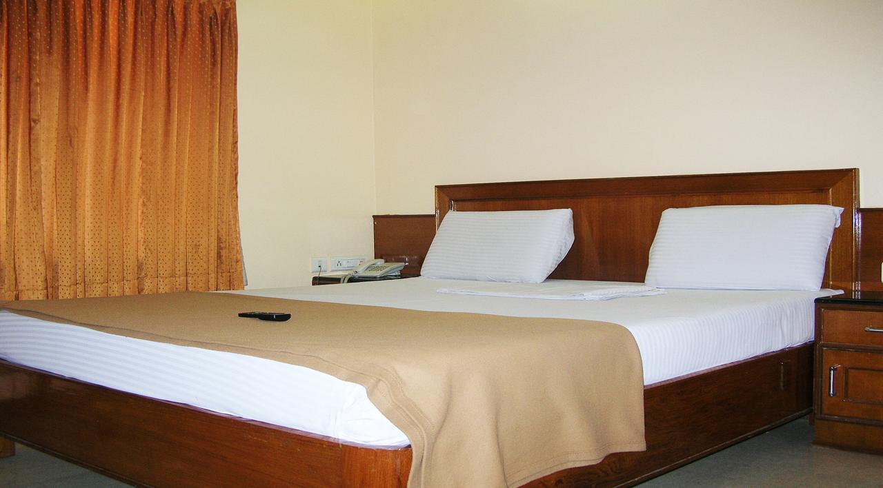 Athidhi Residency Hotel Tirupati Exterior foto